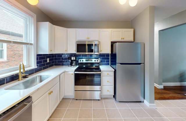 Furnished 3 Bed 1 Bath with Fenced Backyard Gallery 3