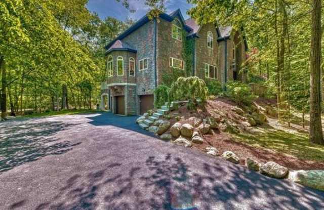 21 Surrey Ln - 21 Surrey Lane, Bergen County, NJ 07430