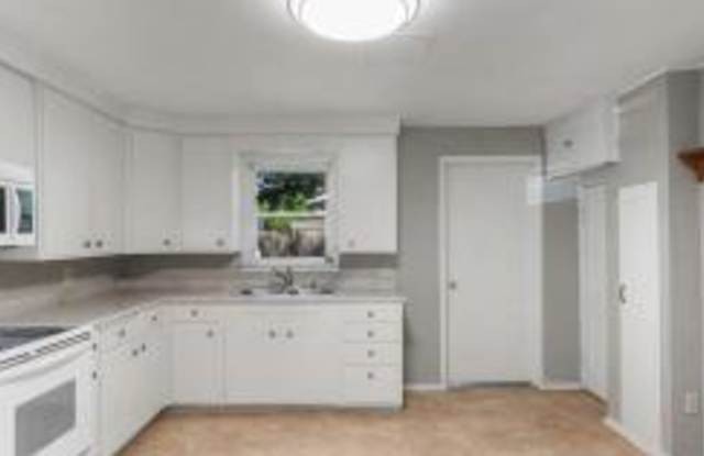 1220 Campbell Ave Nw - 1220 Campbell Avenue Northwest, Willmar, MN 56201