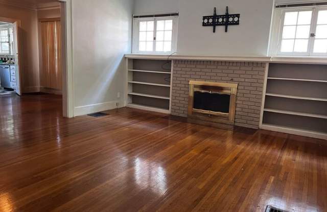 107 Monterey Avenue Gallery 3