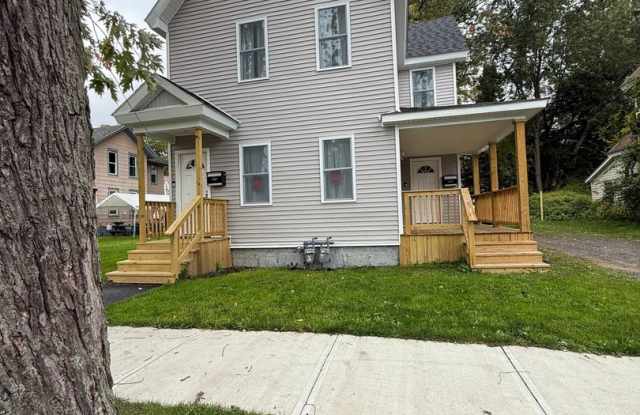 Charming 3BR Duplex in Gloversville Gallery 1