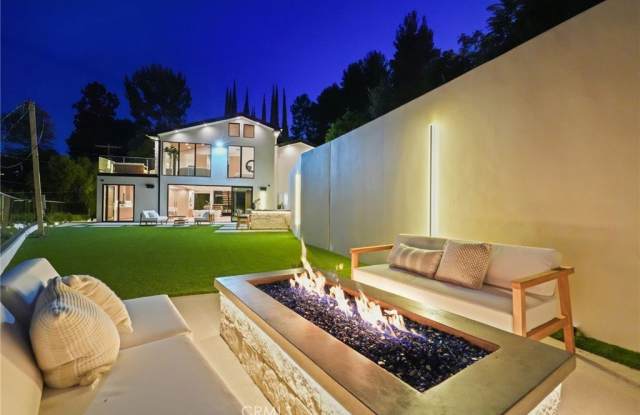 4551 Alonzo avenue photos photos