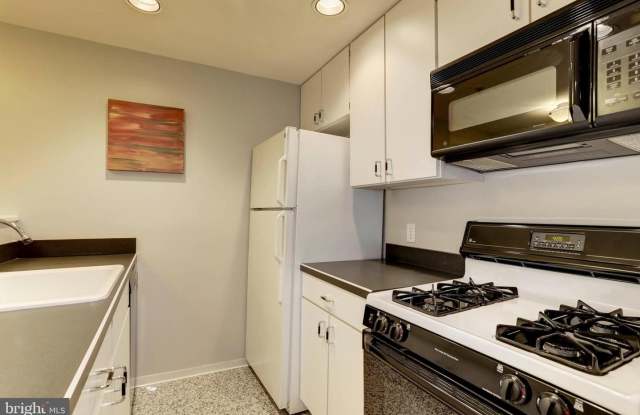 1807 CALIFORNIA ST NW #205 Gallery 3
