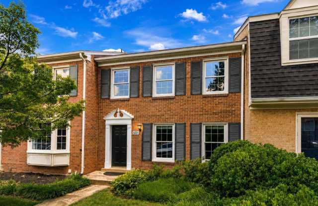 8221 DOCTOR CRAIK Court Gallery 1