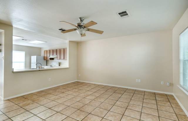 Spacious 4B/2B Home In Saddlewood Estates Gallery 3