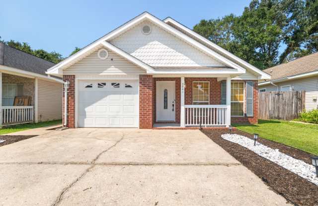 4 bedroom home in quiet neighborhood Gallery 3