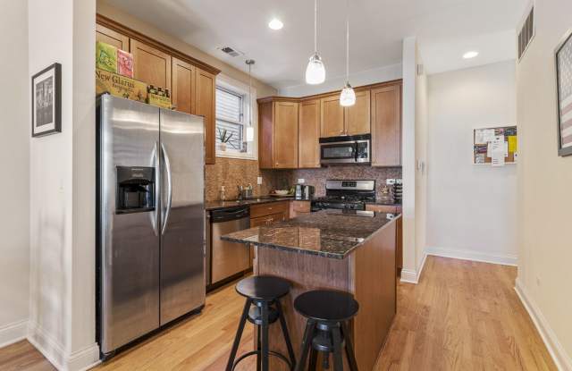 1039 W Newport Gallery 4