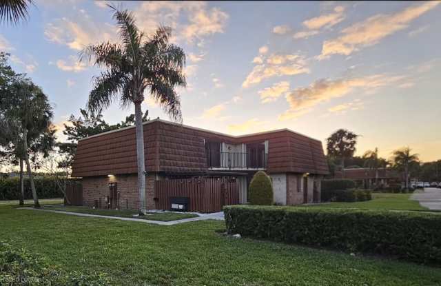 11880 Southwest 13th Court photos photos