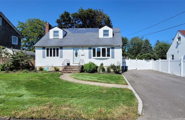 10 Lynch Street - 10 Lynch Street, Huntington Station, NY 11746