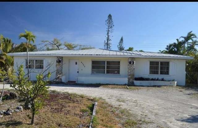 4560 Capri Dr Gallery 1