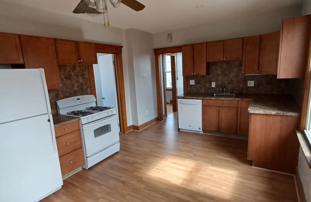 32 Massachusetts Avenue - 32 Massachusetts Avenue, New Haven, CT 06512