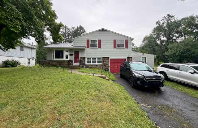 Stunning 4-Bedroom Home Nestled in Glenside. Available NOW! Gallery 3