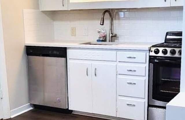 Cozy 1 Bed/1 Bath Apartment in Quiet Complex — $1,150/month photos photos