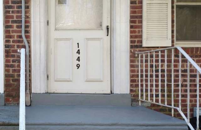 Nice and quiet Town House with garage and additional room in the basement photos photos
