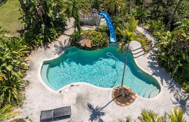 14463 SW 16TH Court Gallery 2