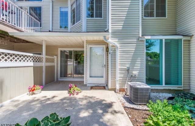 4 Danbury Ct - 4 Danbury Court, Somerset County, NJ 07921