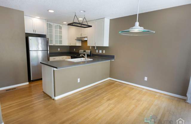 West Linn Single Family 3 Bd/2.5 Bth w/ Basement/Bonus Room. photos photos