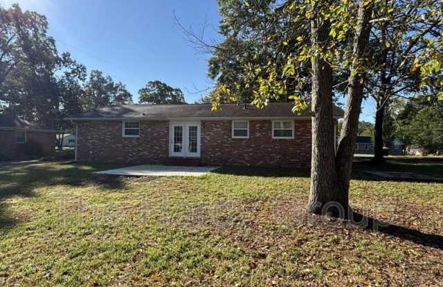 108 Southwood Ln Gallery 2