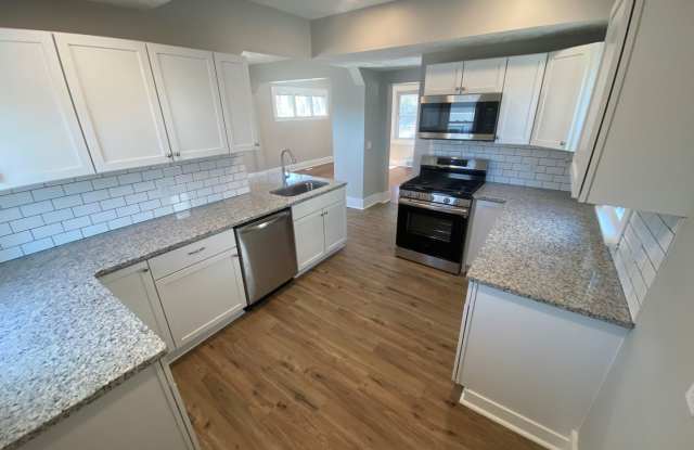 Newly Renovated 3 Bed 2 Bath Home photos photos