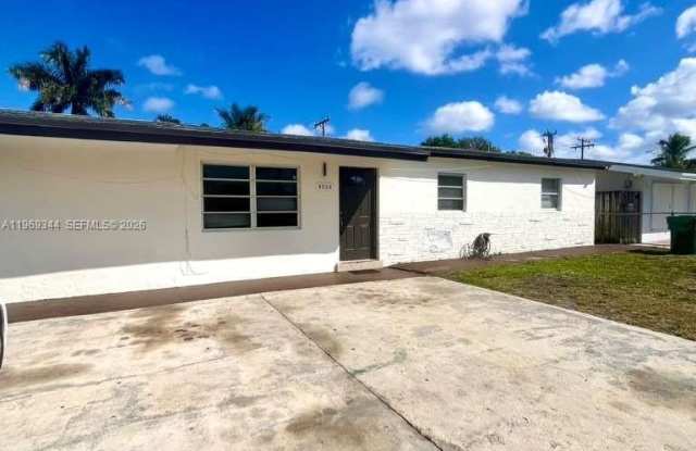 4924 SW 44 AV photos photos