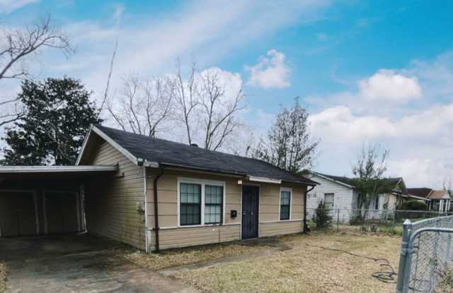 2-Bed/1-Bath Single-Family Home in Beaumont Gallery 1