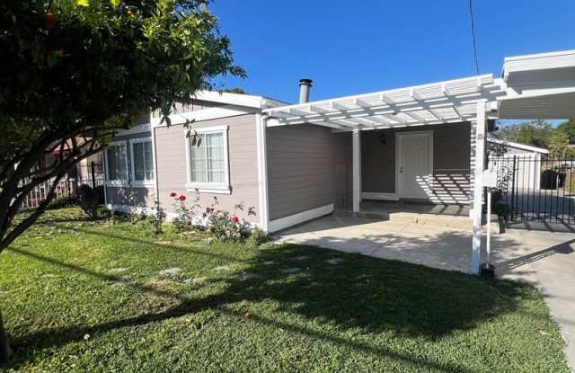 Spacious 4-Bed, 2-Bath Home in Whittier photos photos