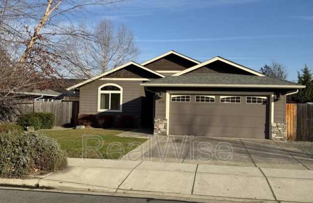 1575 SW Yucca Dr Gallery 1