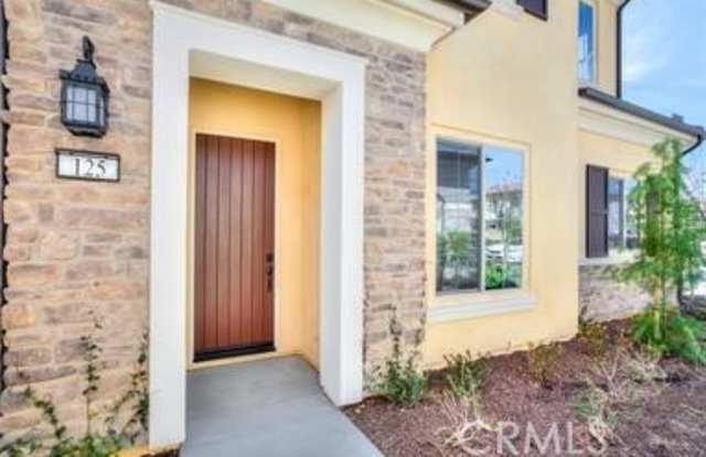 125 Primrose Drive - 125 Primrose Drive, Lake Forest, CA 92610