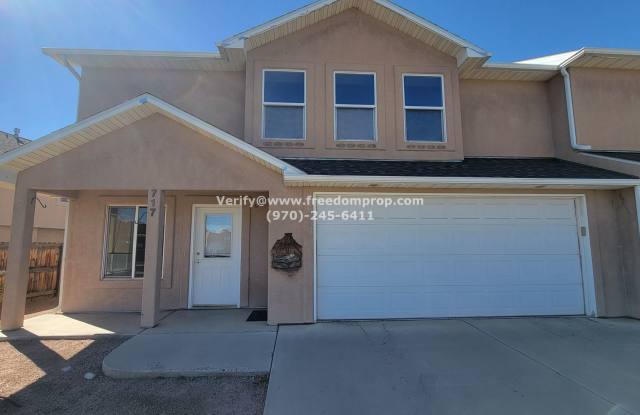 Nice size home near Canyon View Park - 4 bedroom 2.5 bath - 717 Spanish Trail Drive, Grand Junction, CO 81505