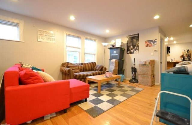 23 Woodstock Ave. Gallery 2