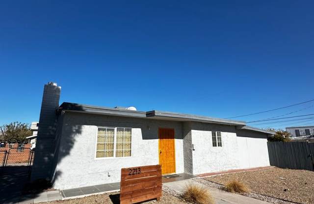 MUST SEE ONE STORY HOME! photos photos