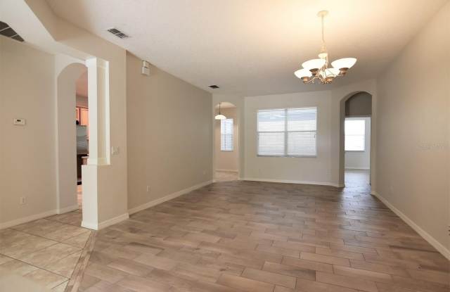 8535 LAKE WINDHAM AVENUE Gallery 2