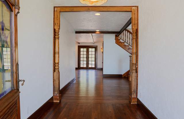 5 Bedroom Fountain Valley Stunner! Gallery 4