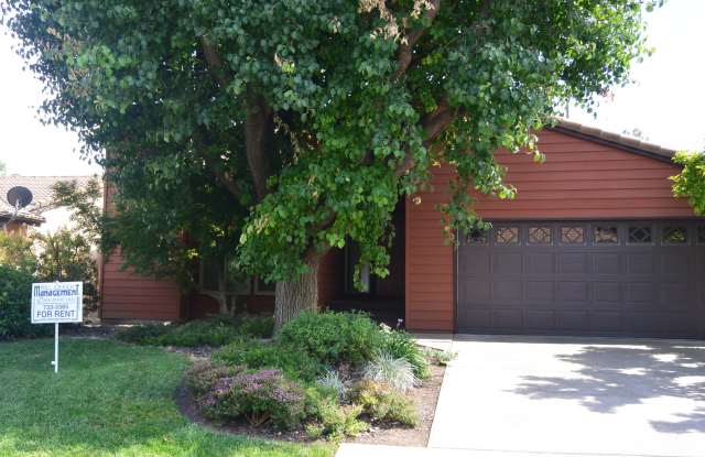 1933 S. Royal Oaks Drive photos photos