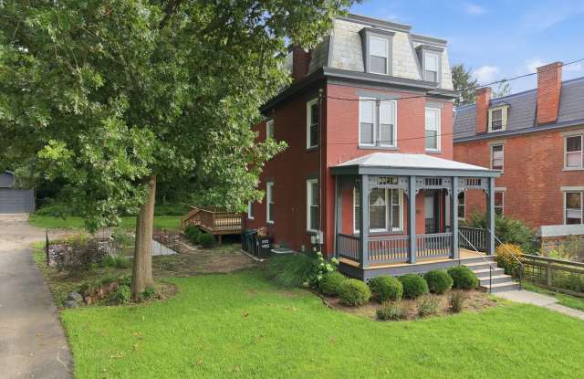 NORTHSIDE- Charming 4 bed 3.5 bath Gallery 3