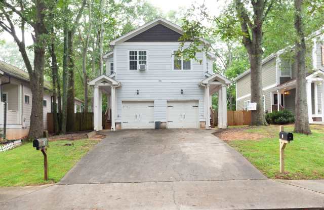 3bd/2ba Duplex Unit w/ Garage in Ideal Location! photos photos