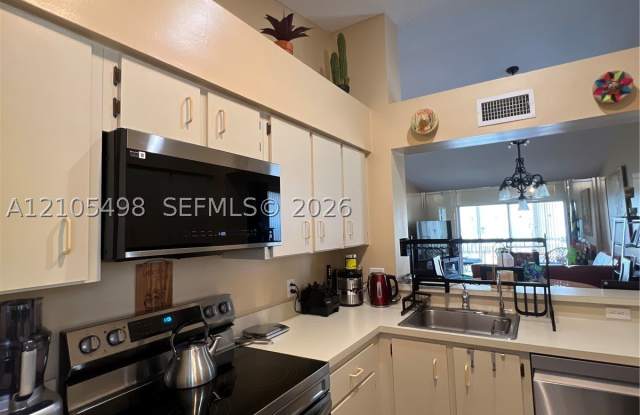 7407 N Devon Dr Gallery 3
