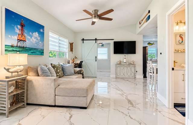 36 Gumbo Limbo Avenue Gallery 2