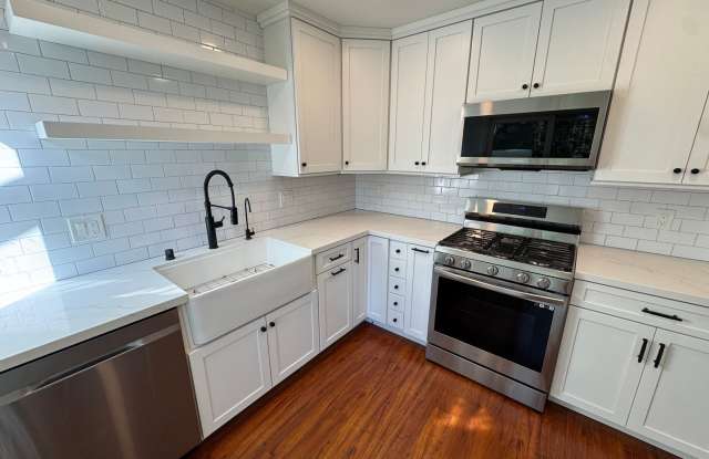 Comfortable Oak Park Living Near Deerhill Park Gallery 3