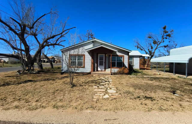 Charming and Spacious 3 bedroom, 2 bath home AVAILABLE NOW! photos photos