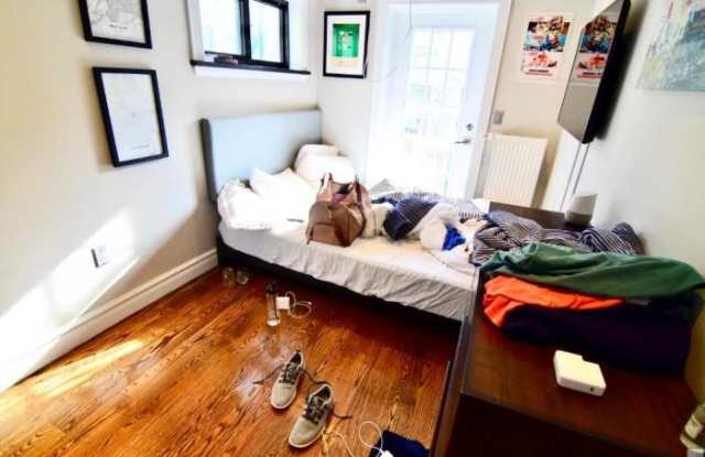 328 East 6th Street Gallery 4