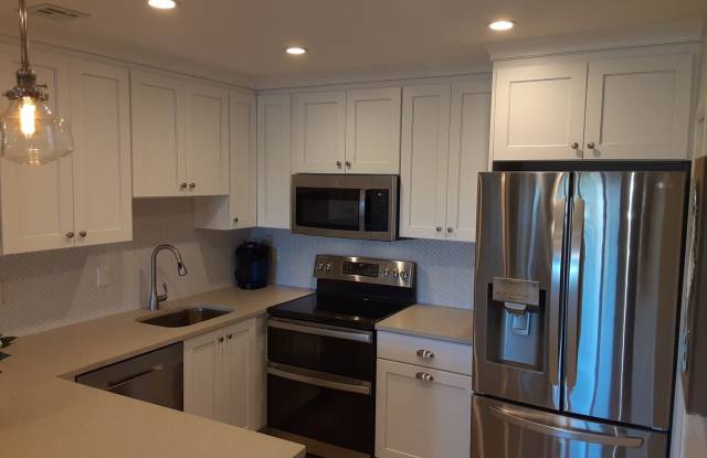845 Ben Franklin Dr Unit 406-B Gallery 4