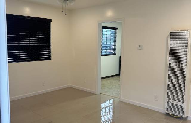 6570 Orange Ave Gallery 3