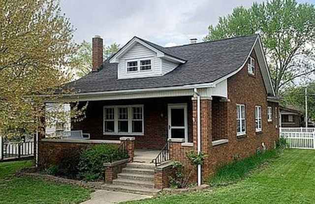 Stunning all brick 2 bedroom, 1 bath with 2 car garage and fully fenced back yard! photos photos