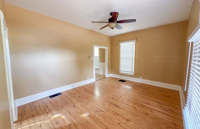 Charming 2-Bedroom home near Old Colorado City Gallery 4