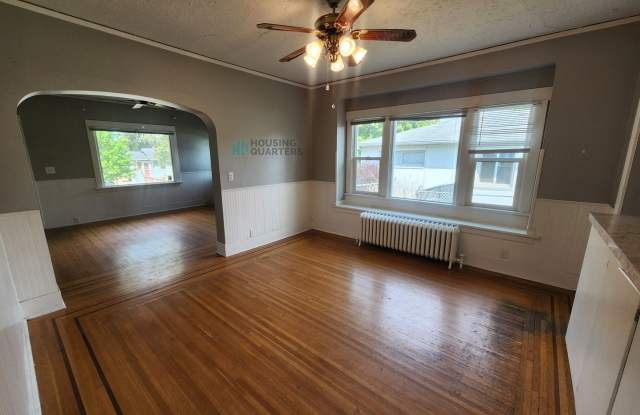 Single family on the South Hill! Come see the charming 3 bed, 1 bath home! Gallery 4