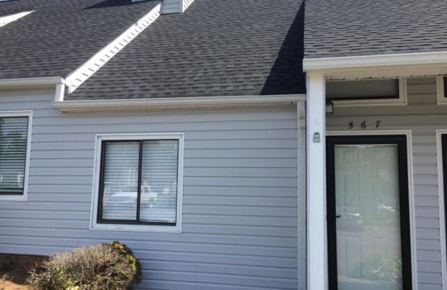 567 Brookside Court - 567 Brookside Court, Kernersville, NC 27284