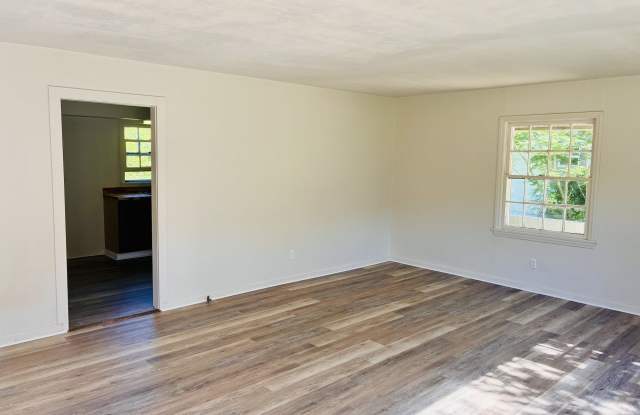 806 Miller Avenue Gallery 2