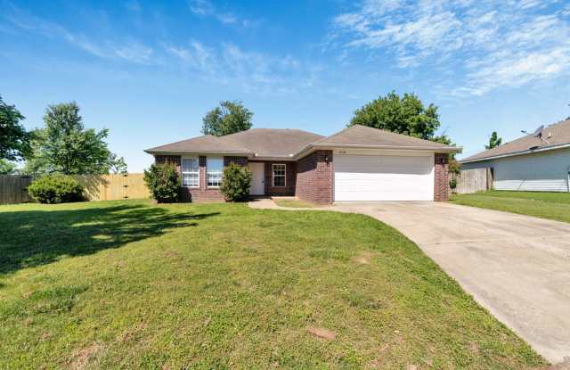 Beautiful 4-bedroom 2 bath Home in Bentonville! photos photos