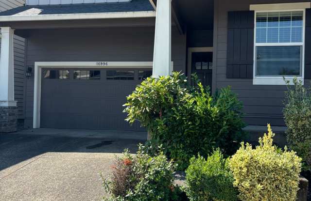 NW Portland- Newer Bethany Home! Gourmet Kitchen, Open Loft/Landing, Large Master Suite! Gallery 3